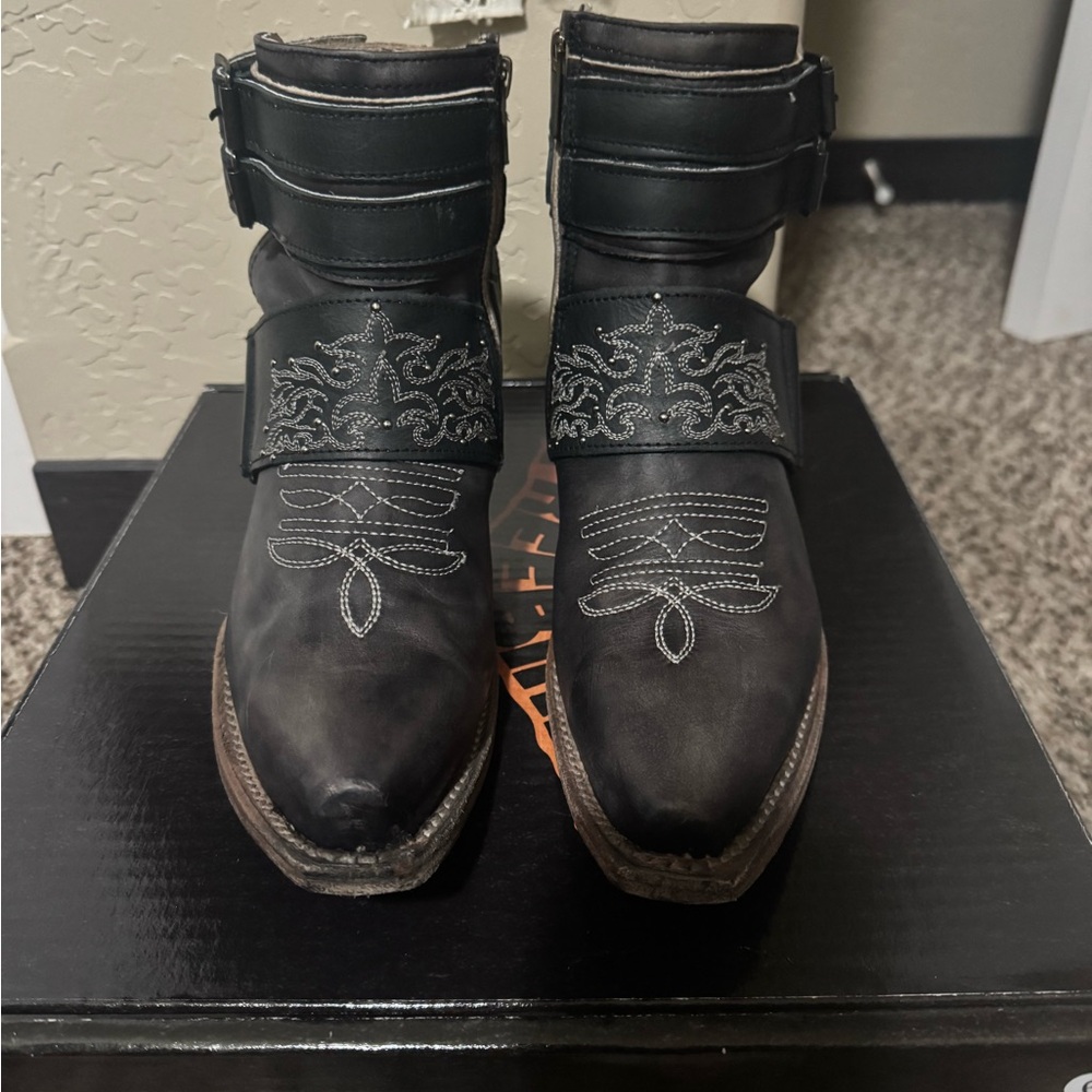 Freebird by Steven Black Embroidered Waylon’s, Size 7 but would fit size 7.5, 8